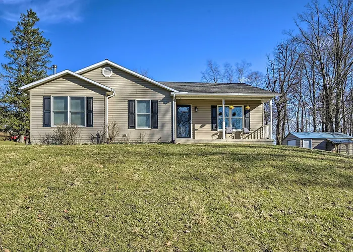 Berkeley Springs Vacation Home W/ Fire Pit!
