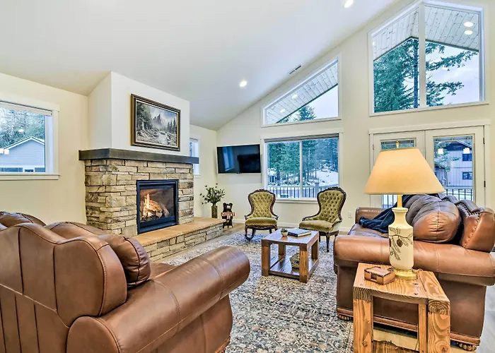 Family-Friendly Packwood Retreat W/ Deck!