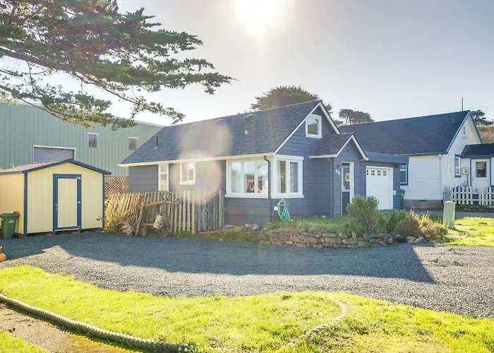Bandon Beach House Rental: Walk To Downtown!