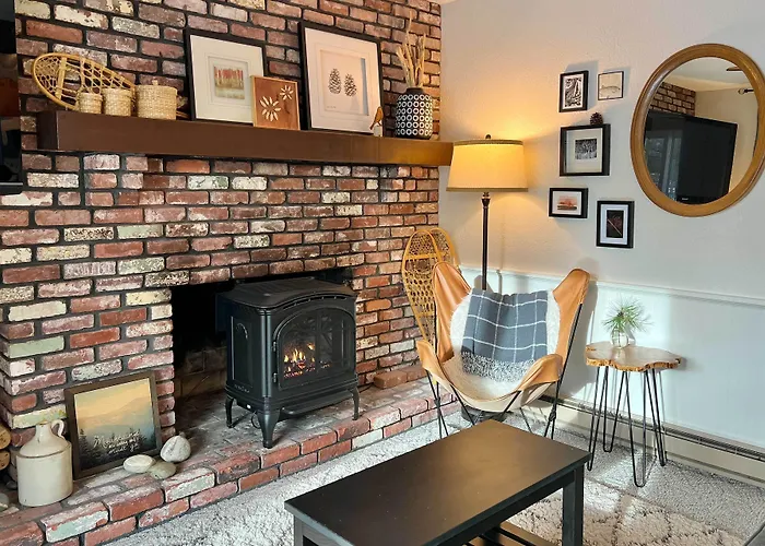Glen Condo W/ Mountain Views: Walk To Story Land