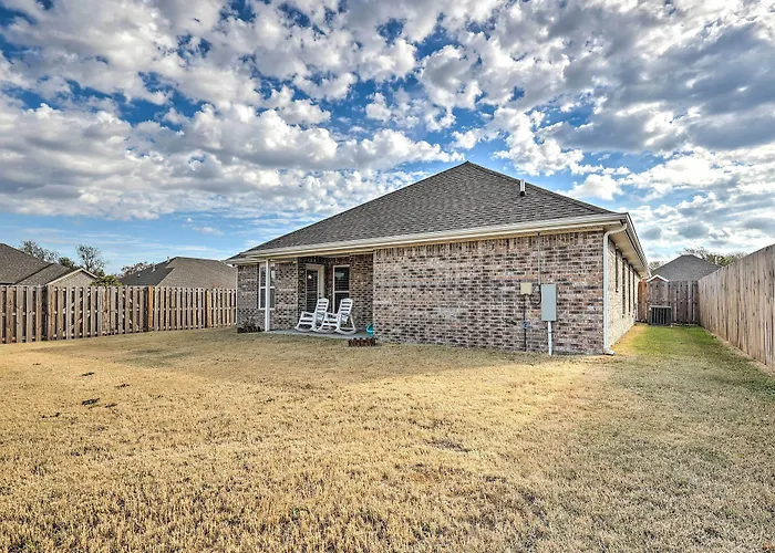 Fayetteville Home: Near University & Biking Trails
