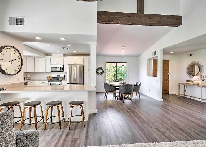 Palm Desert Escape W/ Patio, Grill & Fire Pit