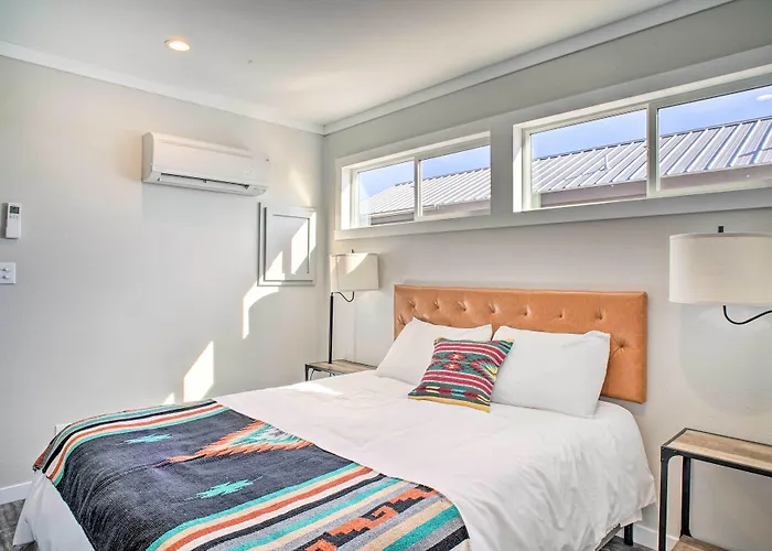 'The Roadrunner' - Silver City Oasis W/ Views!
