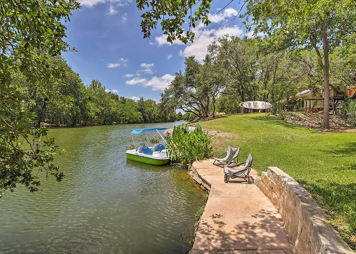 Round Rock Lakefront Home W/ Water Toys & Fire Pit