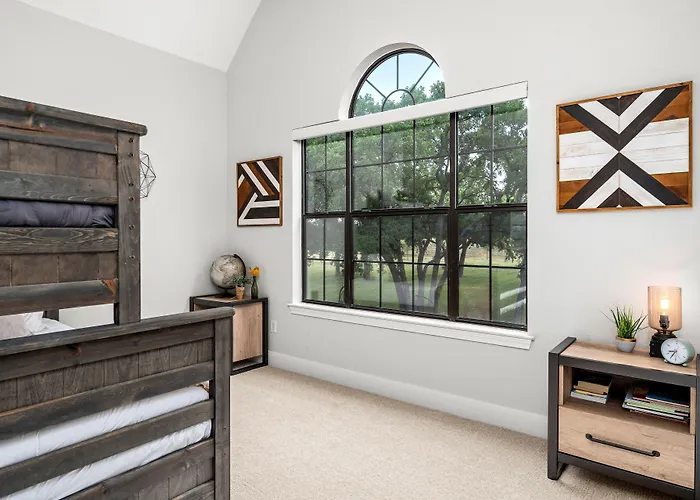 Countryside Retreat: Trails, Sports, and Family Fun