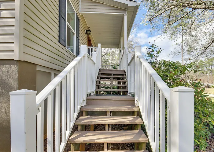 Pet-Friendly Lakehouse: View Tower + Fire Pit!