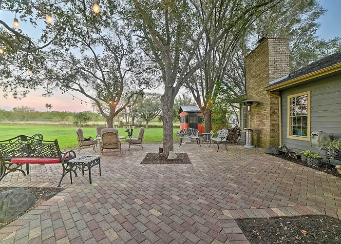 Casa De Samuel - Patio, Fountain & Outdoor Kitchen