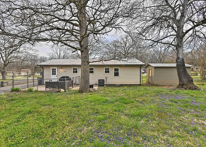 Cozy Murfreesboro Home W/ Furnished Patio!