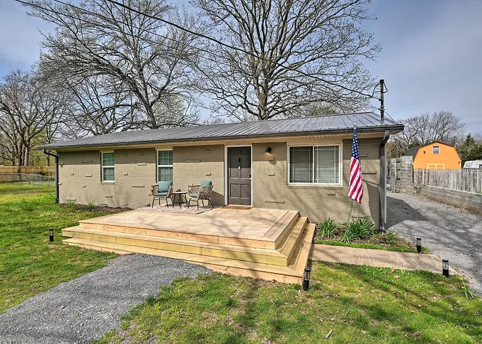 Cozy Murfreesboro Home W/ Furnished Patio!