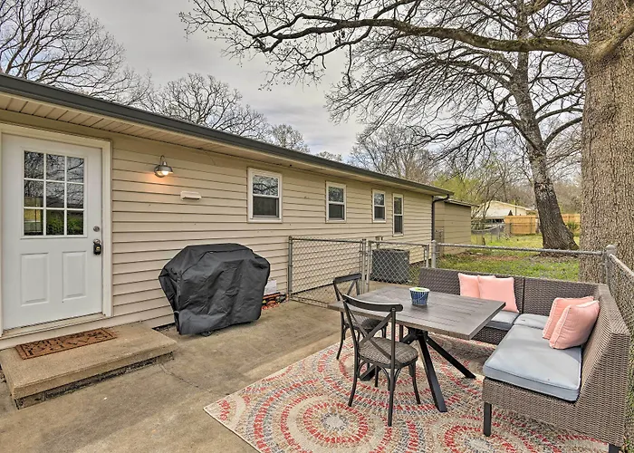 Cozy Murfreesboro Home W/ Furnished Patio!