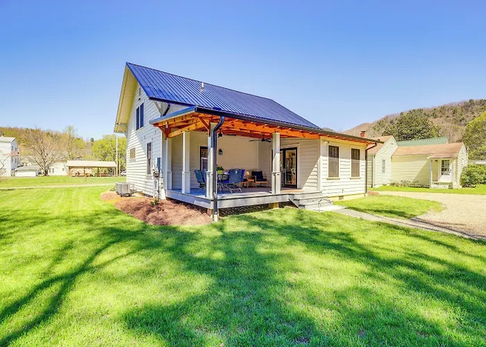 Stunning Damascus Vacation Rental W/ Fire Pit!