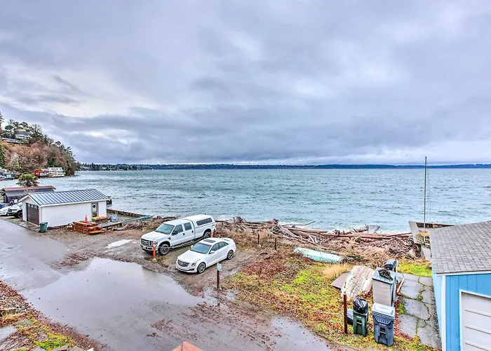 Tacoma 'Dash Point Beach Cabin' W/ Balcony!