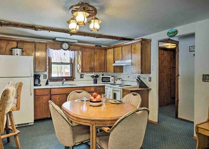 Cabin Near To Lakes, Atving, Skiing & Nat'L Forest