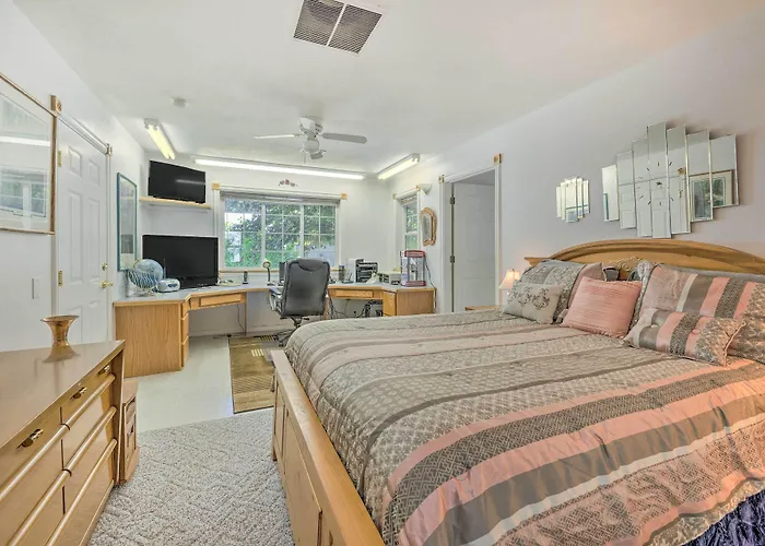 Caldwell Country Home On Quiet Acreage