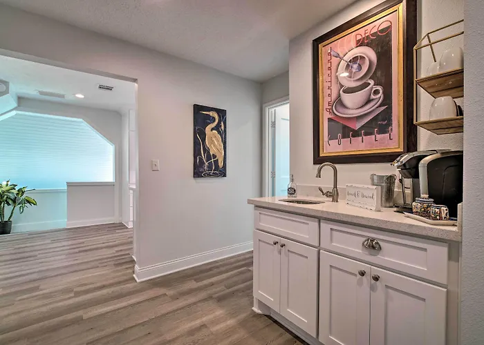 Bright Home W/ Dock On Lake Conroe!