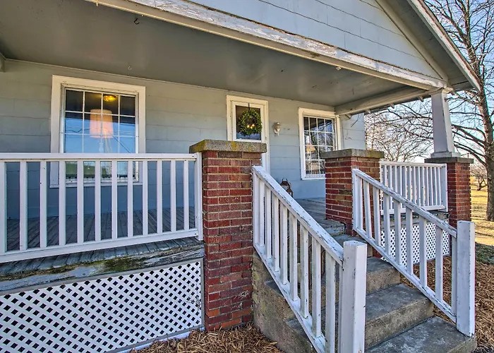 Quiet Family Home - 12 Miles To Pomona State Park!