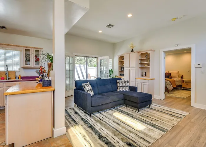Luxe Pasadena Casita W/ Fireplace & Grill