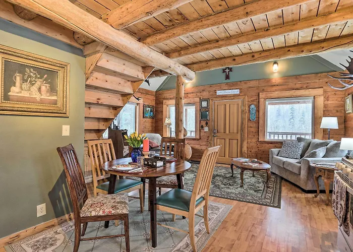 'Snowshoe Cabin' W/ Gas Grill: Fish & Hike!