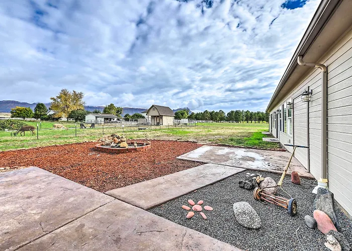 The Vineyard Country Farm Home At Grand Valley