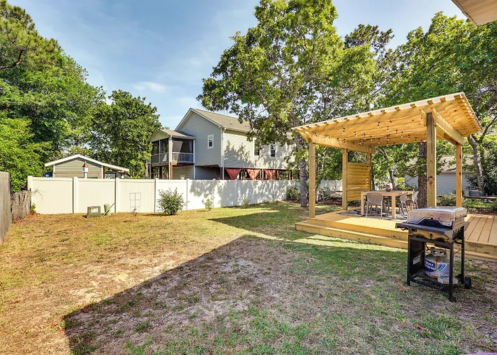 Oak Island Cottage: Minutes To Long Beach!