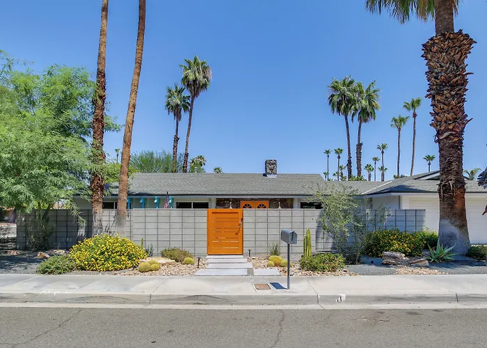 Funky Palm Springs Paradise Near Golf Courses