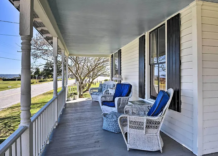 Cozy Currituck Home W/ Fire Pit Near Ferry!