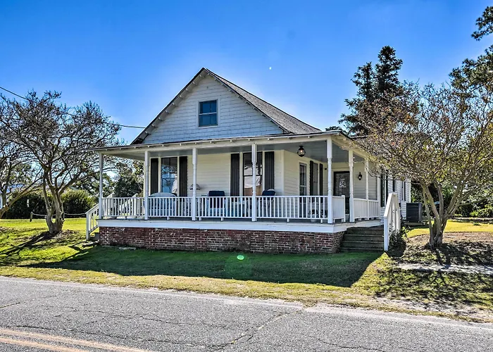 Cozy Currituck Home W/ Fire Pit Near Ferry!