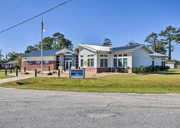 Cozy Currituck Home W/ Fire Pit Near Ferry!