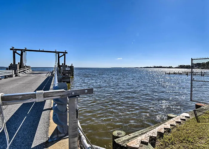 Cozy Currituck Home W/ Fire Pit Near Ferry!