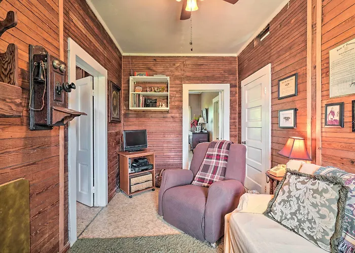 Historic Sparta Home Near Waterfalls & Hikes!