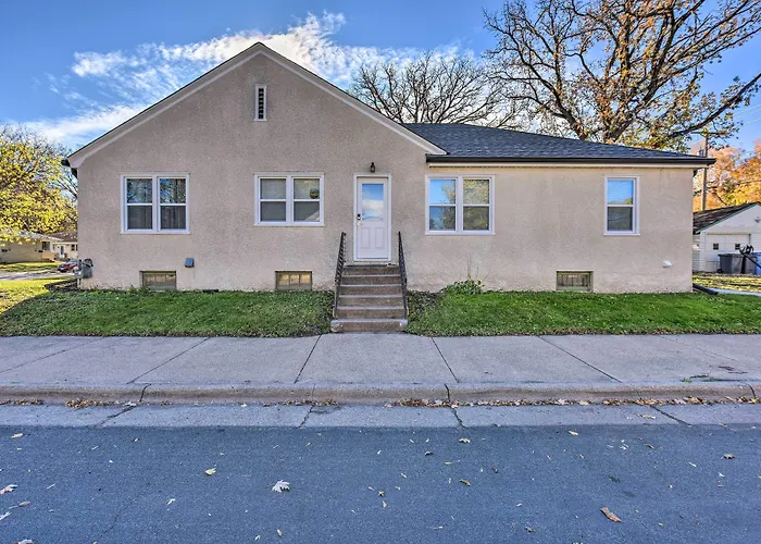 Cozy Home: Wifi, Parking, 5 Mi To Dtwn Mpls!