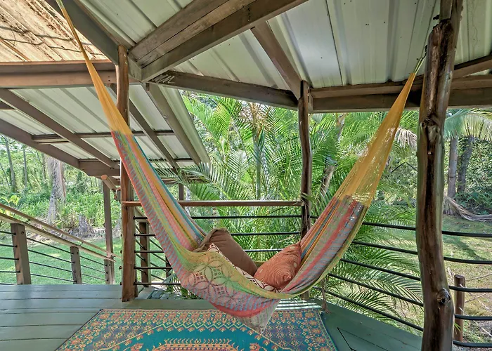 Tropical Cabana W/ Deck, Hot Tub & Lush Scenery!
