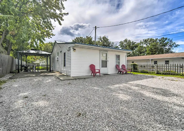 Geneva-On-The-Lake Cottage W/ Patio: Walk To Shore