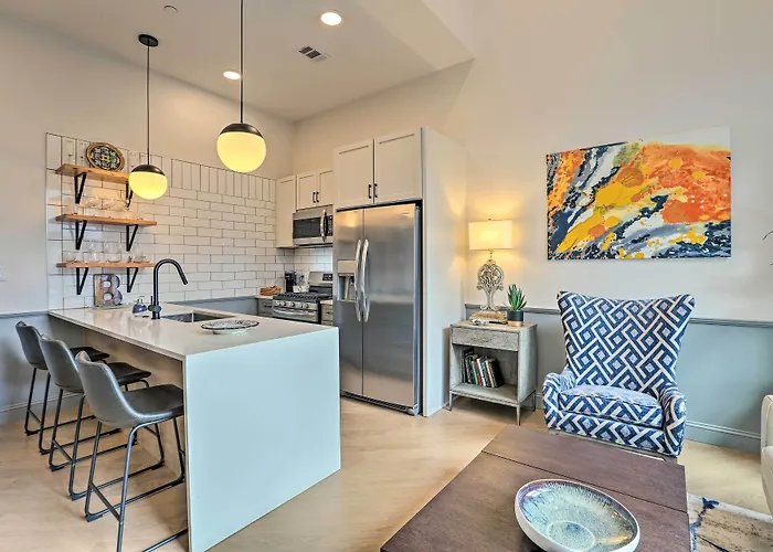 Modern Downtown Birmingham Condo W/ Rooftop Access