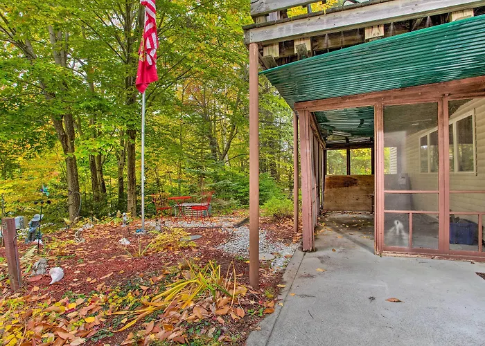 Pet-Friendly Gilford Home: 3 Mi To Gunstock & Lake
