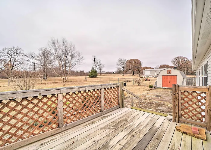 Eufaula Escape W/ Deck - Steps To Lake!