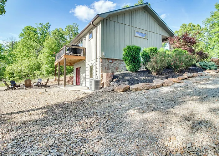 Mountain Home Cabin Rental W/ Fire Pit!