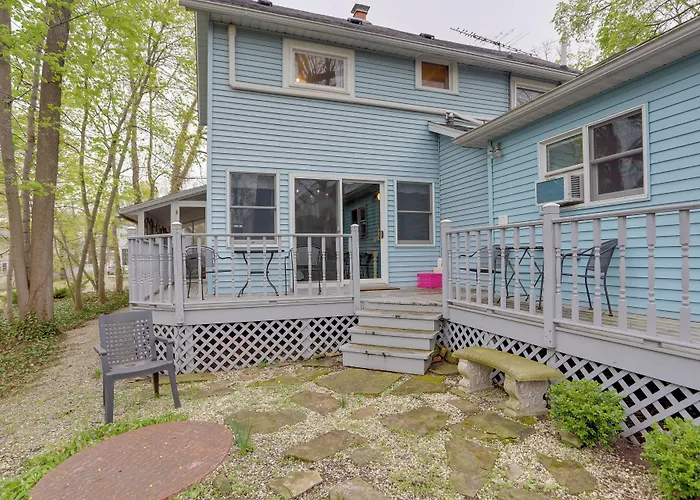 Spacious Lakeside Cottage - 2 Miles To Marblehead!