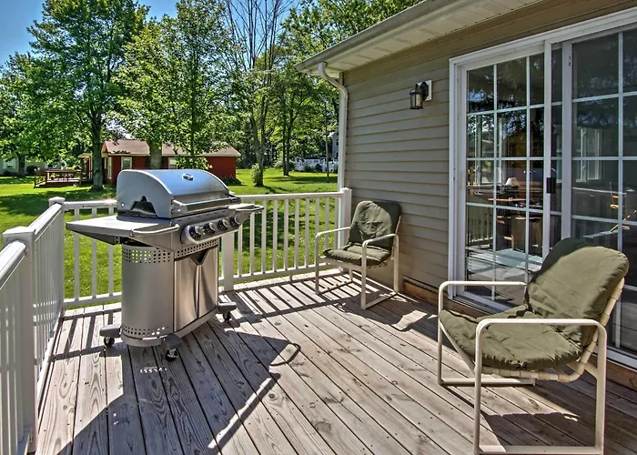 Waterfront Vandalia House W/ Dock On Donnell Lake!