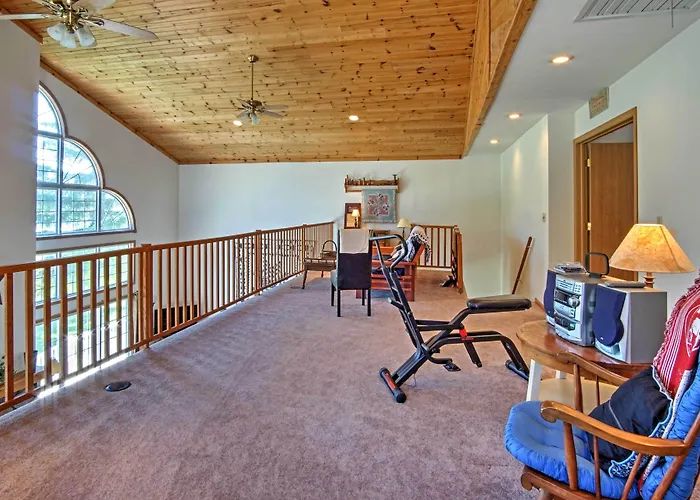Waterfront Vandalia House W/ Dock On Donnell Lake!