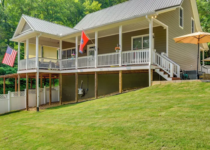 Modern Tims Ford Lake Home W/ Private Dock & Pool!