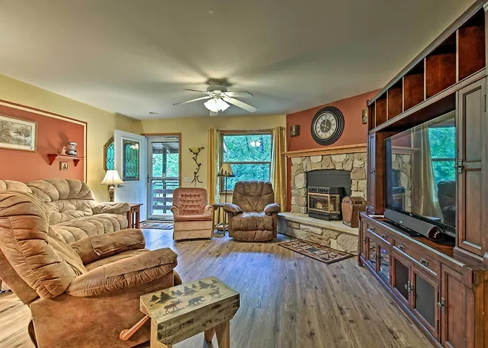Lakefront Family Getaway W/ Private Deck & Dock!
