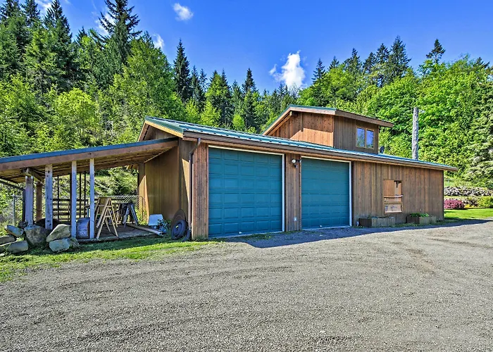 Picturesque Port Angeles Cabin W/ Fire Pit!