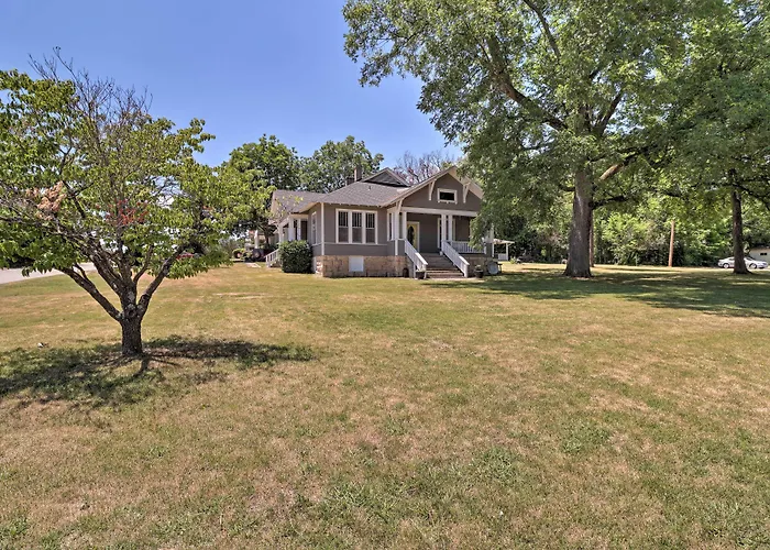 Historic Mountain Home Haven W/ Large Yard!