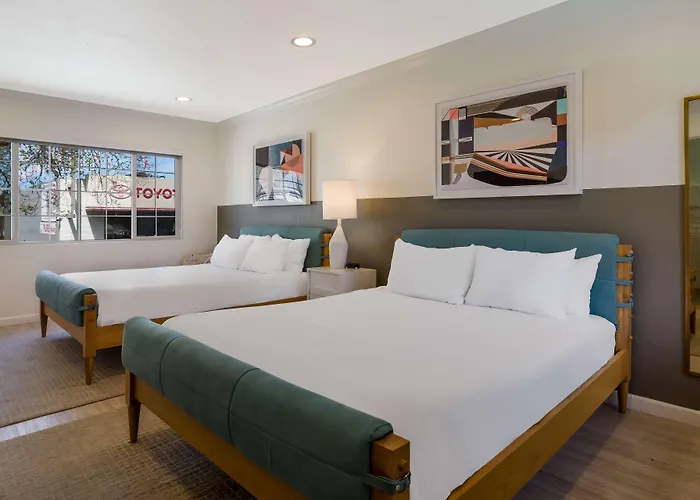Signature Inn Oakland