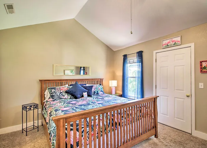 Cozy Ironton Cabin W/ Shared Pool & Private Patio!