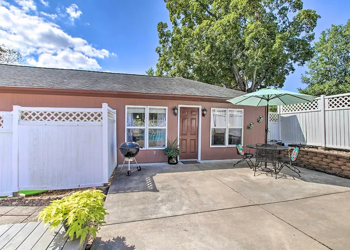 Cozy Ironton Cabin W/ Shared Pool & Private Patio!