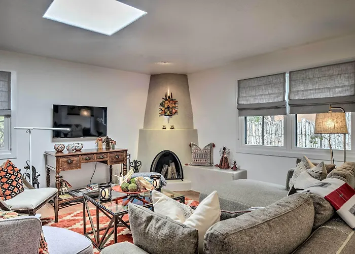 Modern Condo W/ Santa Fe Charm 1 Mi To Plaza