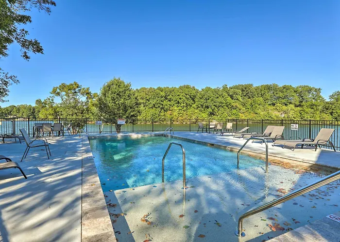 Waterfront Oasis On Tims Ford Lake: Pool/Kayak!