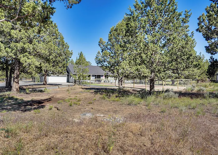 Pickleball Country Retreat In Bend!